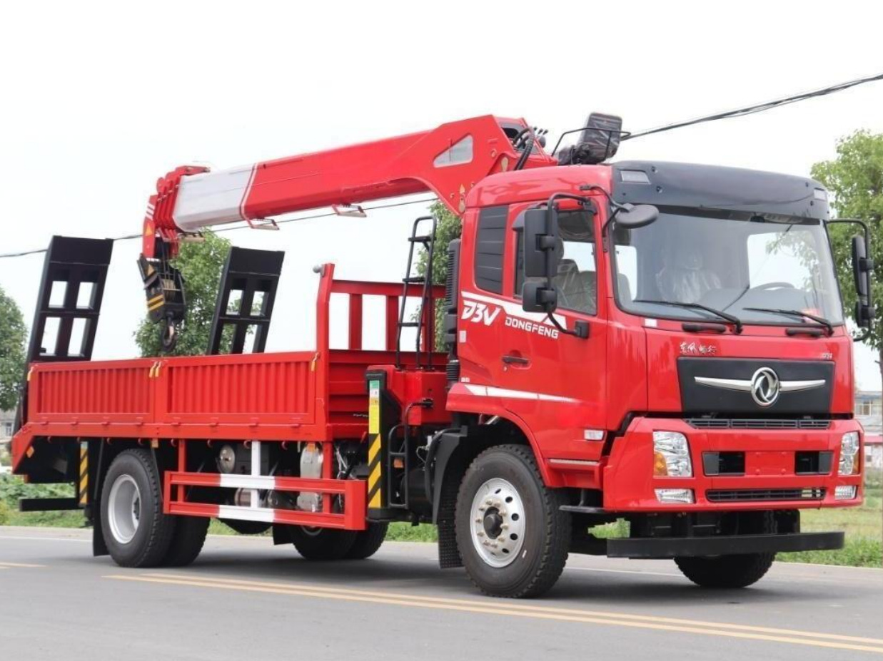 Dongfeng Changxing D3V Single-Axle Flatbed with Crane (8-ton 4-section Boom) product view