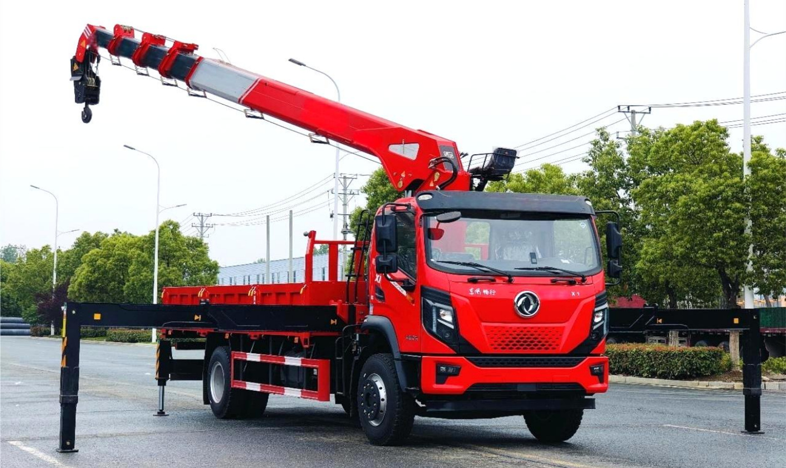 Dongfeng Changxing X1 Single-Row 8-ton 5-section Boom Truck Crane product view
