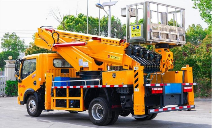 Dongfeng Duolika 36m Aerial Work Platform detail view 5