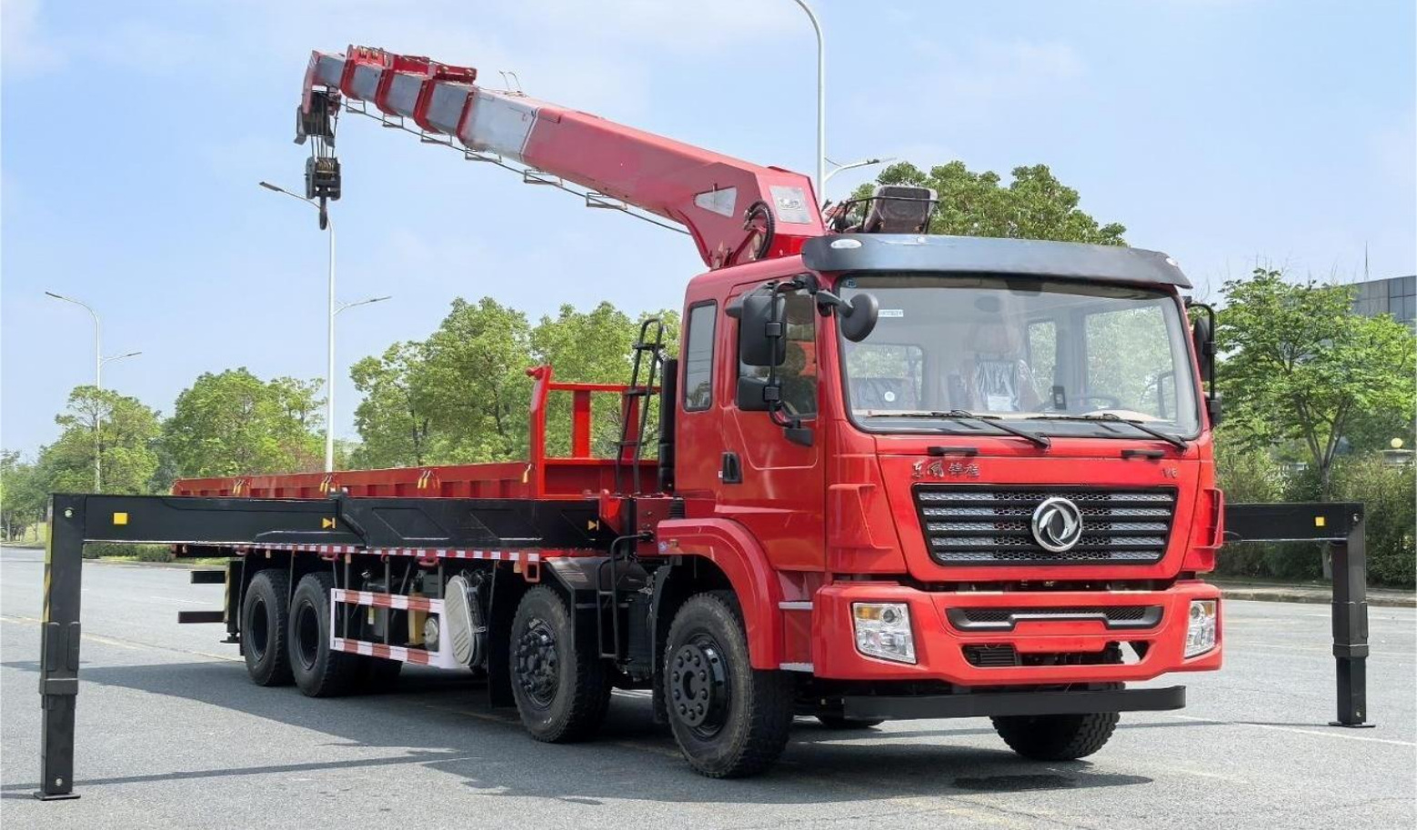 Dongfeng Jincheng V6 Front Four Rear Eight 14-ton 5-section Boom Truck Crane product view