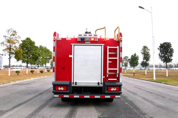 Foton 2.5-ton Water Tank Fire Truck detail view 4