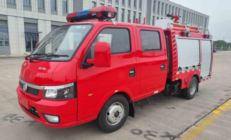 Dongfeng Tuyi Blue Plate 1 Ton Water Tank Fire Truck detail view 3