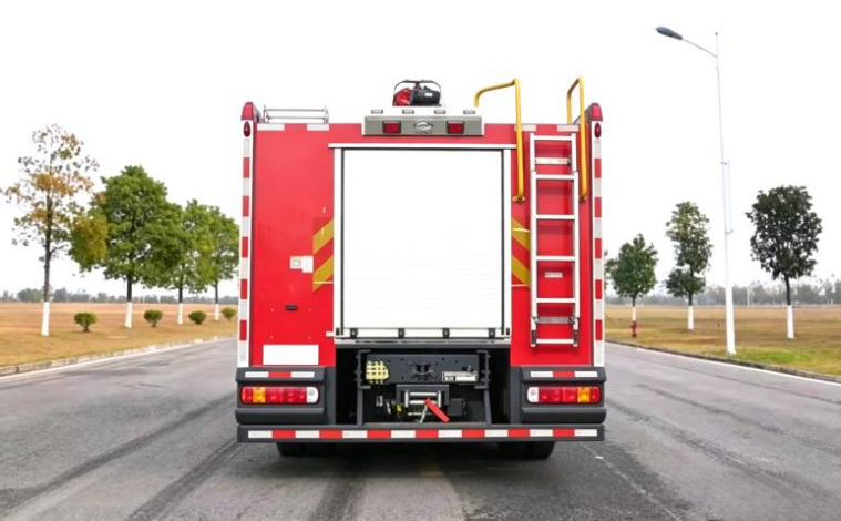 Sinotruk Howo 5 Ton Compressed Air Foam Fire Truck detail view 2