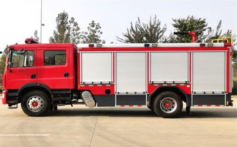 Dongfeng 7 Ton Foam Fire Truck detail view 2