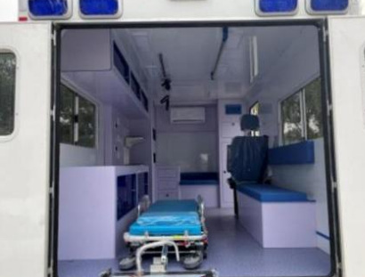 Four-wheel-drive Ambulance detail view 3