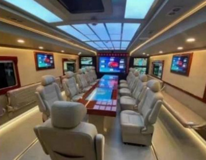 Communication and Command Vehicle detail view 4