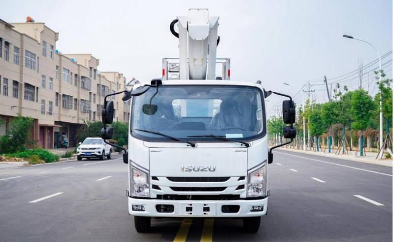 Isuzu 24m Aerial Work Platform detail view 3