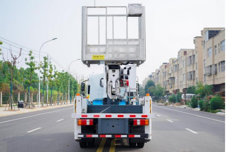 Isuzu 24m Aerial Work Platform detail view 5