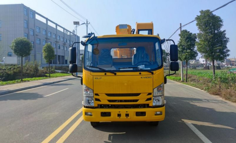 Isuzu GKS28E Model Pro Flagship Edition Aerial Work Platform detail view 3