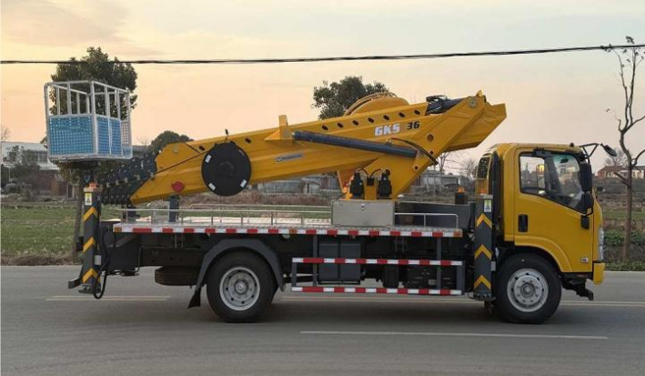 Isuzu GKS36E Model Pro Flagship Edition Aerial Work Platform detail view 8