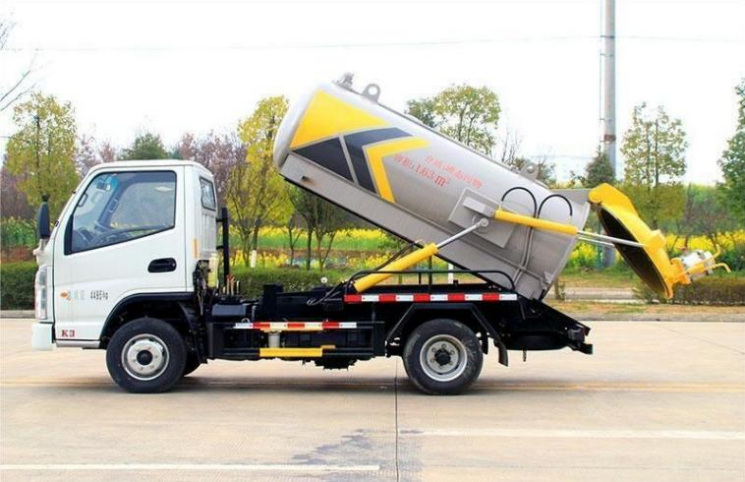 Kaima 2m³ Vacuum Sewage Truck detail view 2