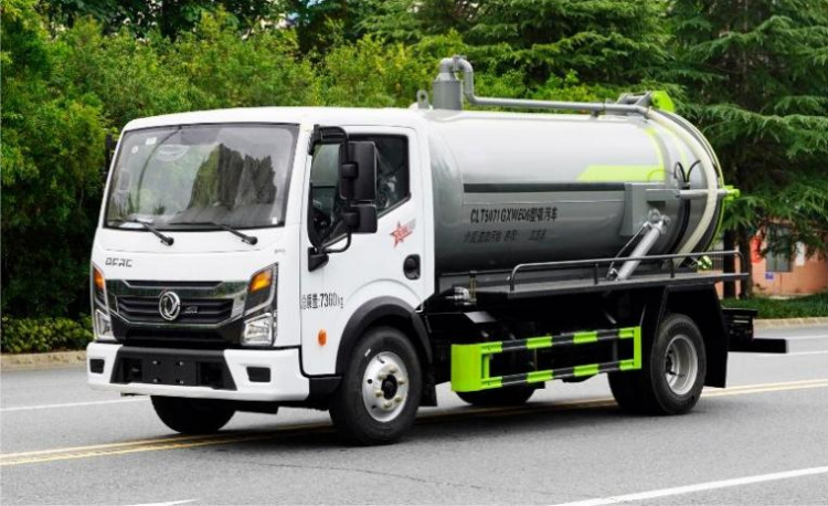 Dongfeng Dolika T17 4m³ Vacuum Sewage Truck detail view 4