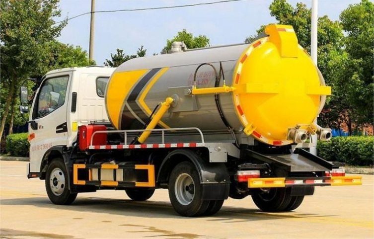 JAC Junling V3 4m³ Vacuum Sewage Truck detail view 2