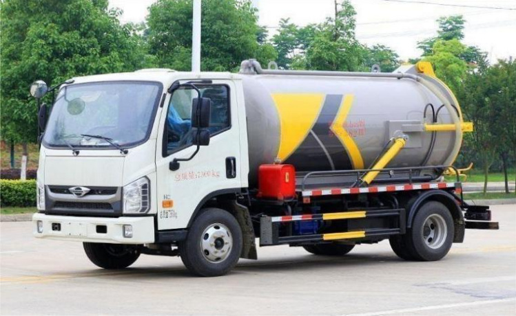 Foton Times Pilot H2 4m³ Vacuum Sewage Truck detail view 4