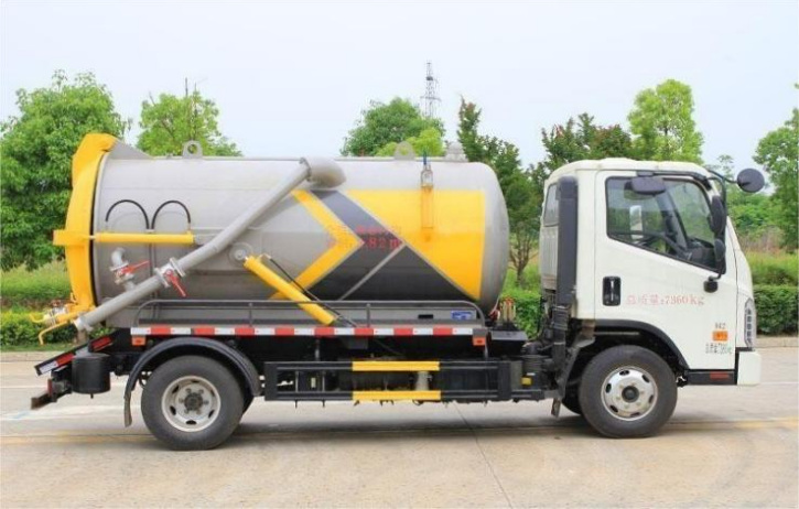 Foton Times Pilot H2 4m³ Vacuum Sewage Truck detail view 5