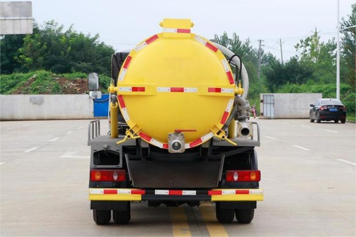Dongfeng Huashen F3 4m³ Vacuum Sewage Truck detail view 4