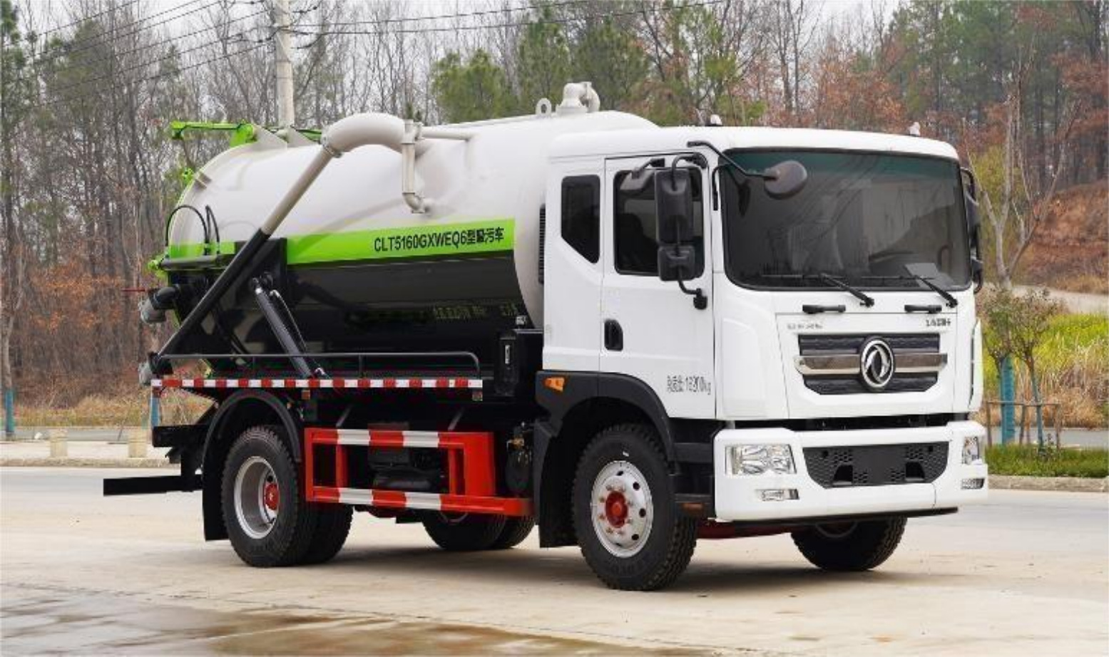 Dongfeng D9 10m³ Vacuum Sewage Truck product view