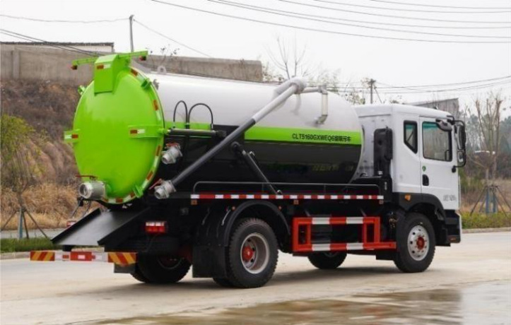 Dongfeng D9 10m³ Vacuum Sewage Truck detail view 5