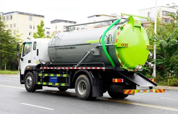 Foton Ouhang 12m³ Vacuum Sewage Truck detail view 2
