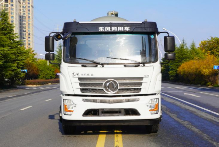 Dongfeng D3S 15m³ Vacuum Sewage Truck detail view 3