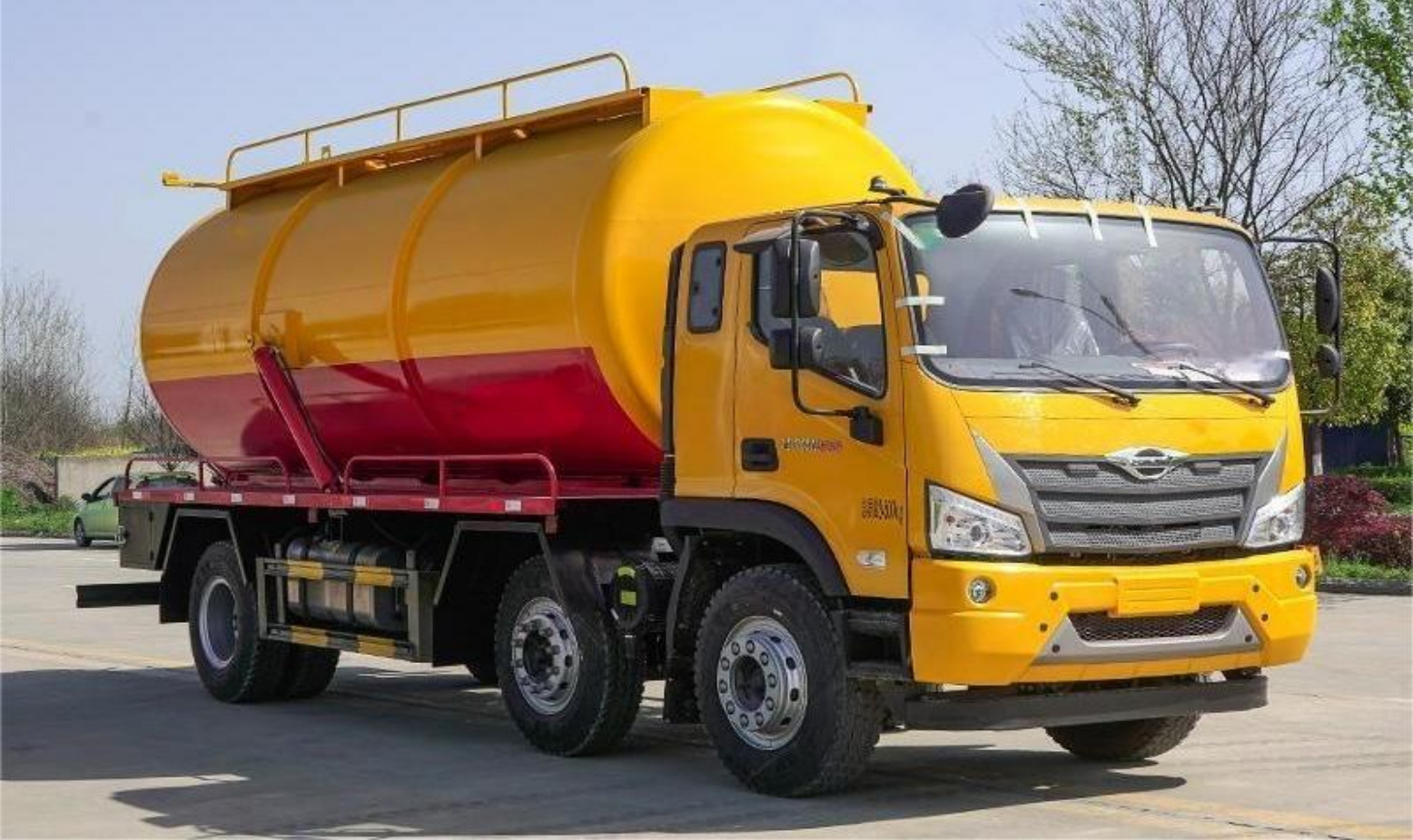 Foton Small Three Axle 17m³ Vacuum Sewage Truck product view