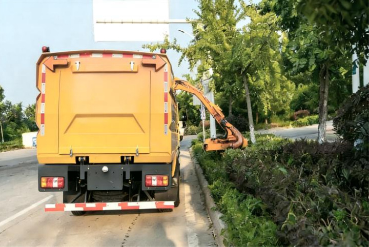 Jiangling 7m³ Green Space Trimming Truck detail view 4
