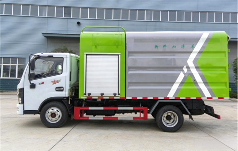 Dongfeng Dolika 16m3 Tree Chipper Truck detail view 2
