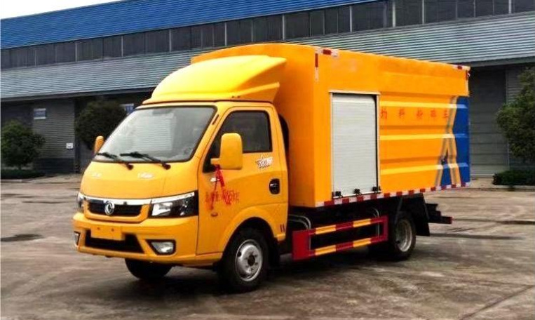 Dongfeng Tuyi 8m³ Garden Tree Shredder Truck detail view 3