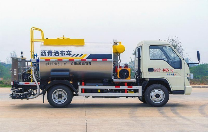Foton Xiaoka Star 3m³ Asphalt Distributor Truck detail view 5