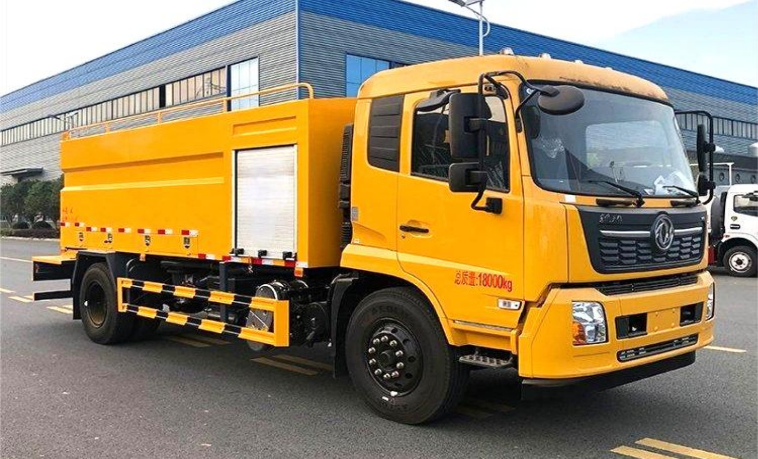 Dongfeng Tianjin 10m³ Sewer Jetter & Cleaning Truck product view