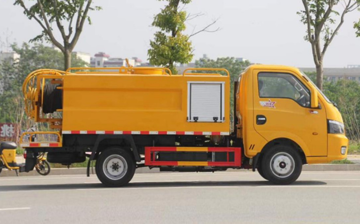 Dongfeng Tuyi 2m³ Sewer Jetter & Cleaning Truck detail view 5