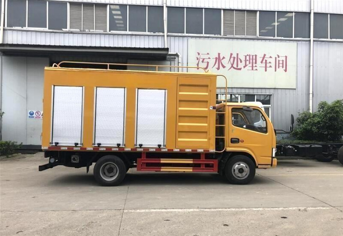 Dongfeng Duolika Sewage Treatment Truck detail view 4
