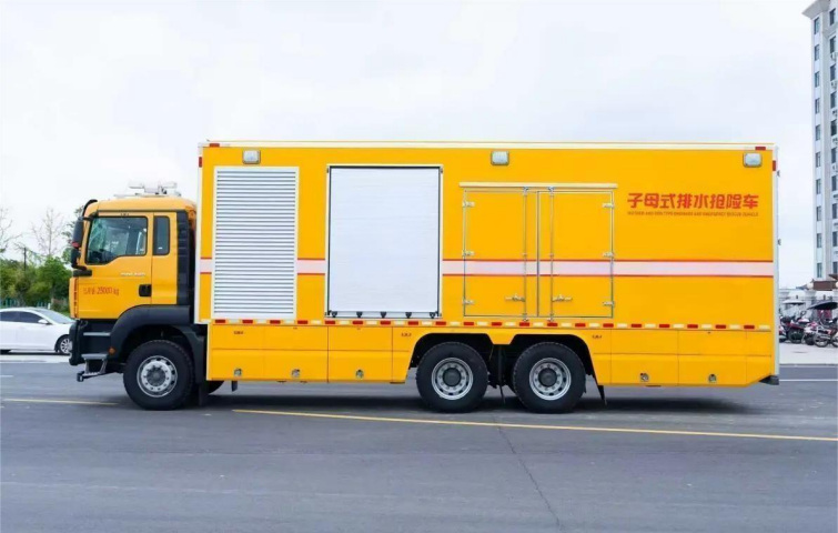 Sinotruk Mother-Sub Drainage Rescue Truck detail view 2