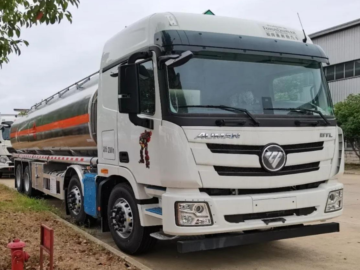 Foton Auman 8×4 25m³ Oil Transport Truck product view