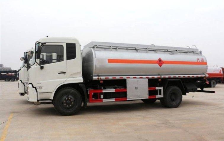 Dongfeng Tianjin 12m³ Oil Transport Truck detail view 2
