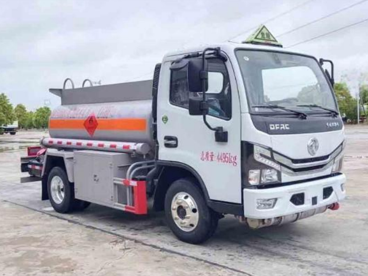 Dongfeng Duolika 2m³ Refueling Truck product view