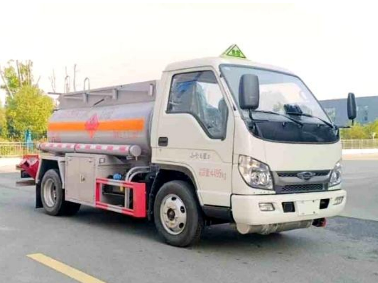 Foton Times Small Truck 2m³ Refueling Truck product view