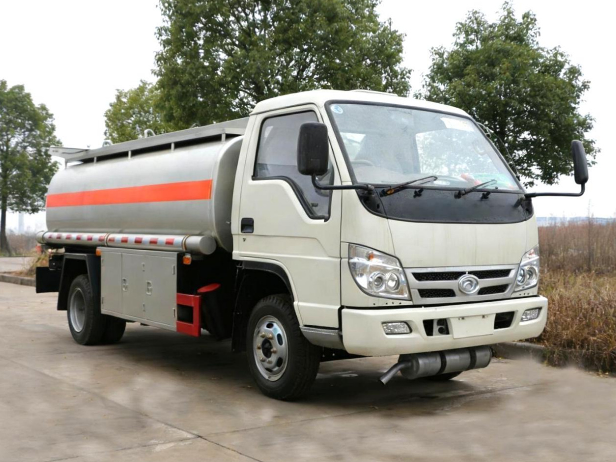 Foton Times Small Truck 6m³ Refueling Truck product view