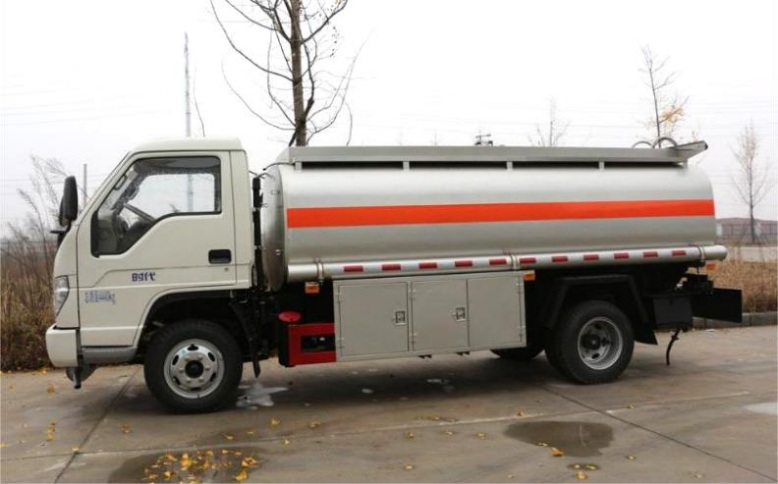 Foton Times Small Truck 6m³ Refueling Truck detail view 2