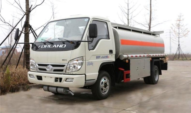 Foton Times Small Truck 6m³ Refueling Truck detail view 3