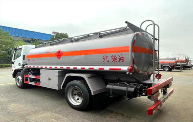 Dongfeng Furuika 10m³ Refueling Truck detail view 2