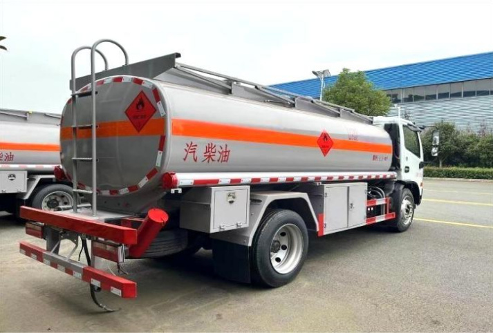 Dongfeng Furuika 10m³ Refueling Truck detail view 4