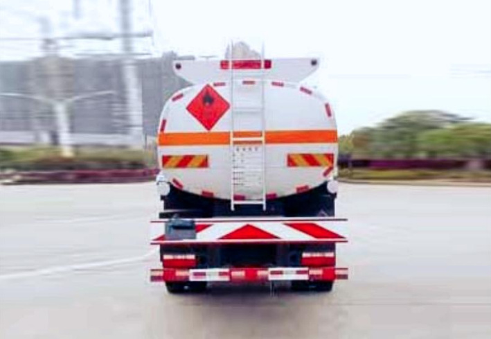 Dongfeng D9 12m³ Refueling Truck detail view 4