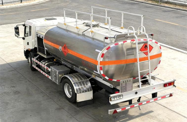 Dongfeng Tianjin 10m³ Aircraft Refueling Truck detail view 2