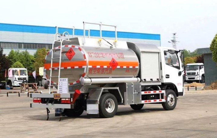 Dongfeng Xiaofuruika 4m³ Aircraft Refueling Truck detail view 5