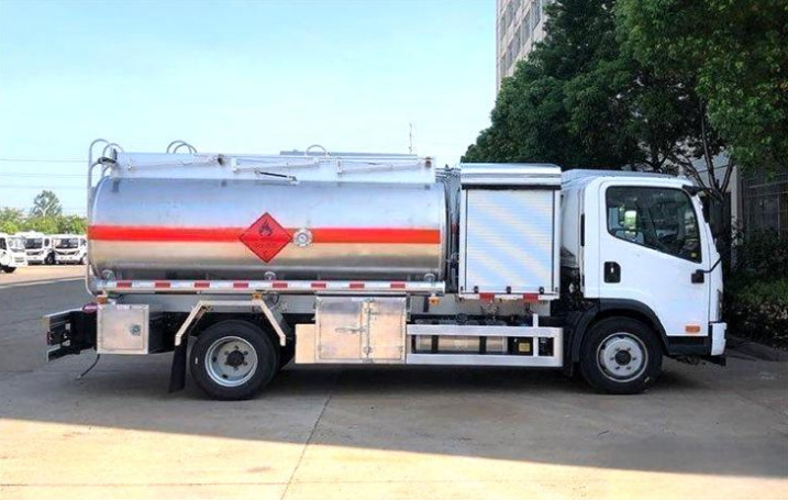 FAW Jiefang 8m³ Aircraft Refueling Truck detail view 5