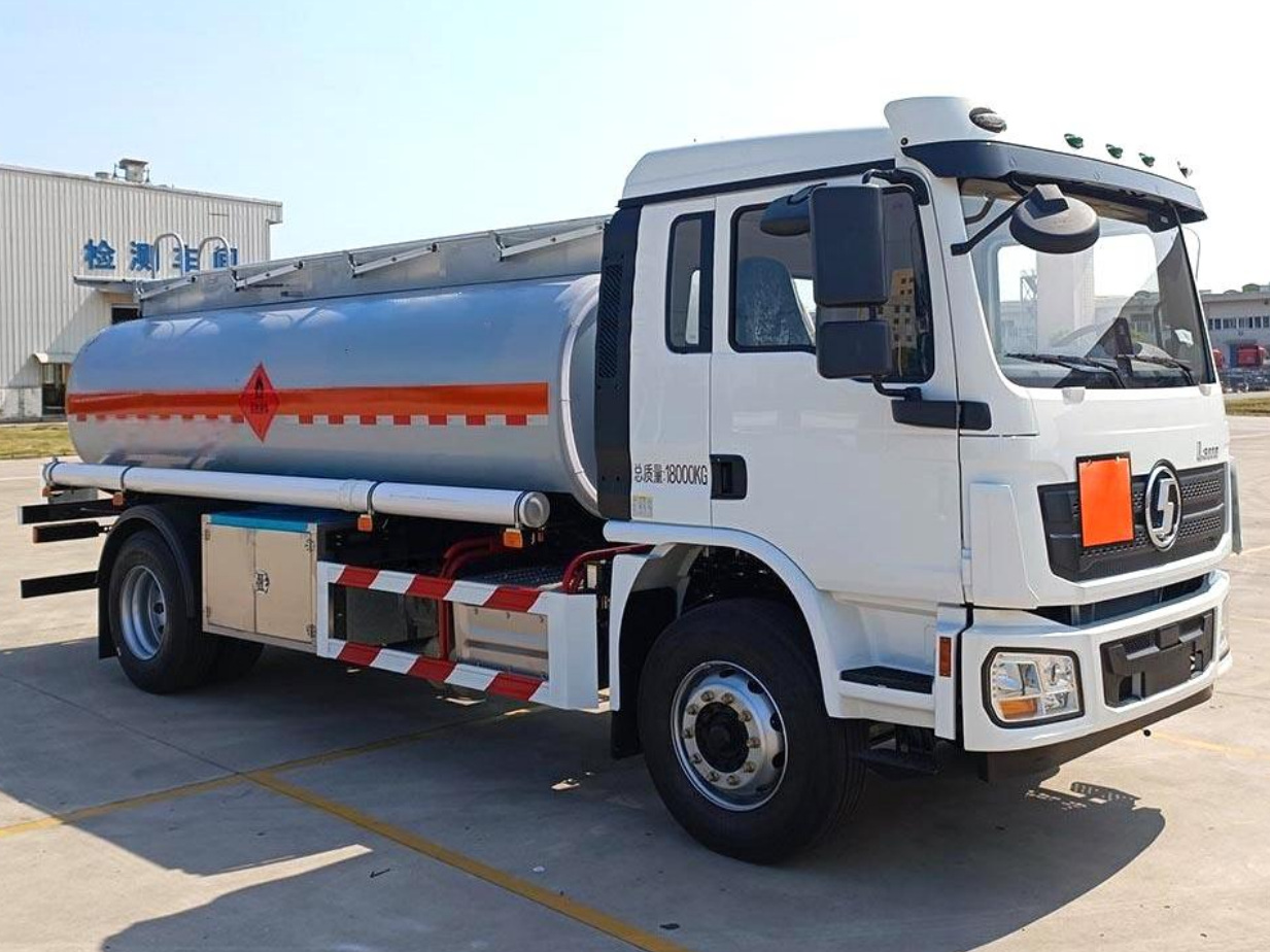 Shacman 12m³ Light Oil Tanker product view