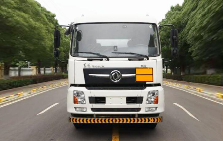 Dongfeng D3V 19m³ Light Oil Tanker detail view 5