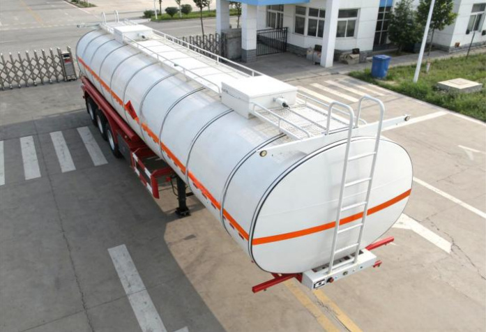 37m³ Asphalt Transport Semi-trailer detail view 4