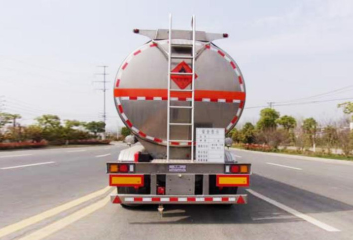 30m³ Asphalt Transport Semi-trailer detail view 4